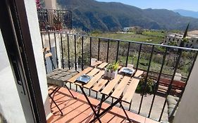Alojamiento Rural en el corazón de la Alpujarra Granadina-La Almazara
